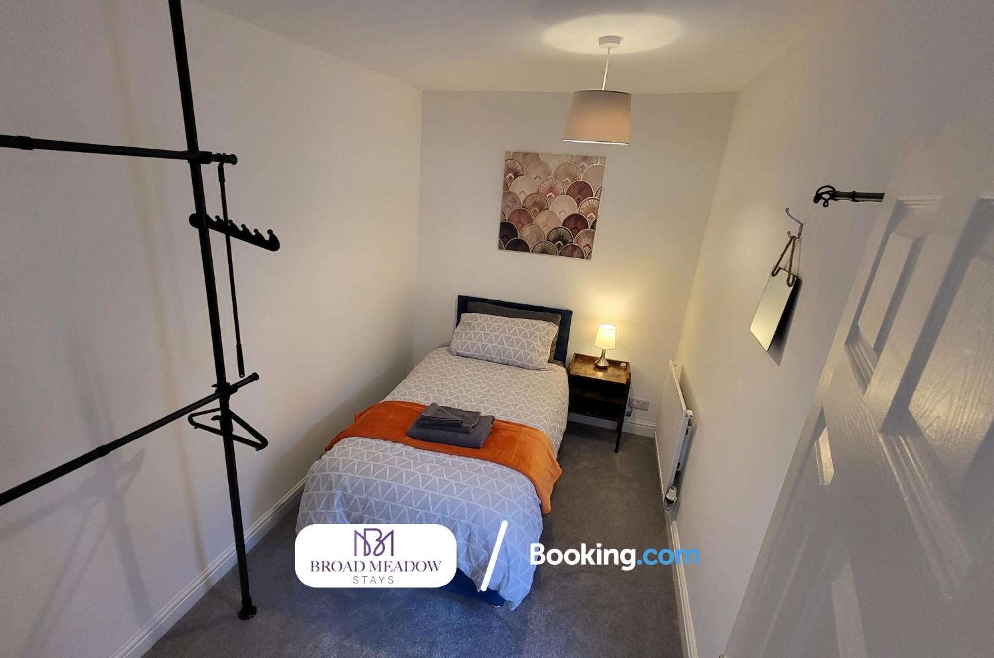 Last-Minute Offers L 3-Bed House By Broad Meadow Stays L Short Lets L Family, Business, Students L Lincoln L Parking Bagian luar foto