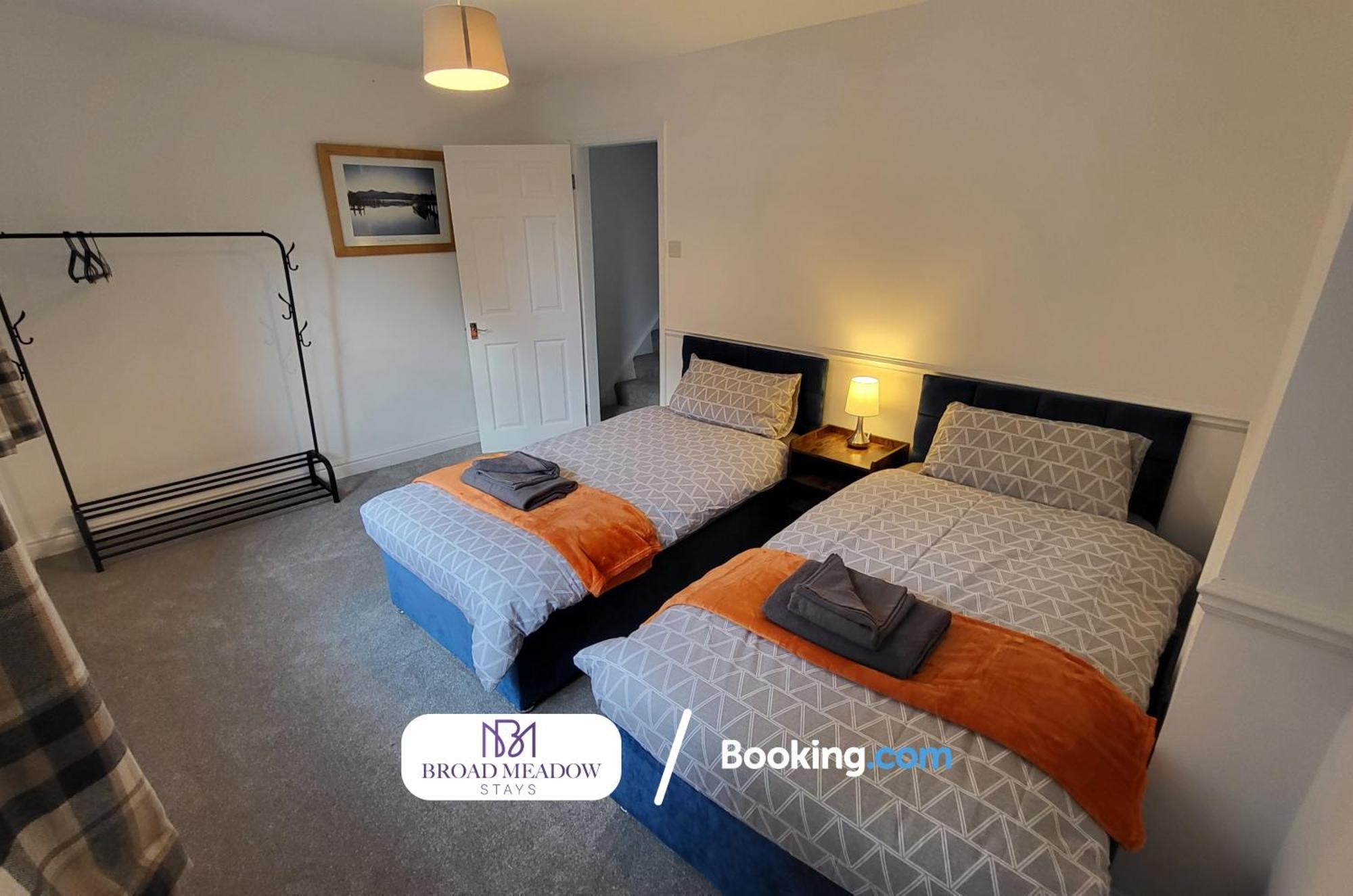 Last-Minute Offers L 3-Bed House By Broad Meadow Stays L Short Lets L Family, Business, Students L Lincoln L Parking Bagian luar foto