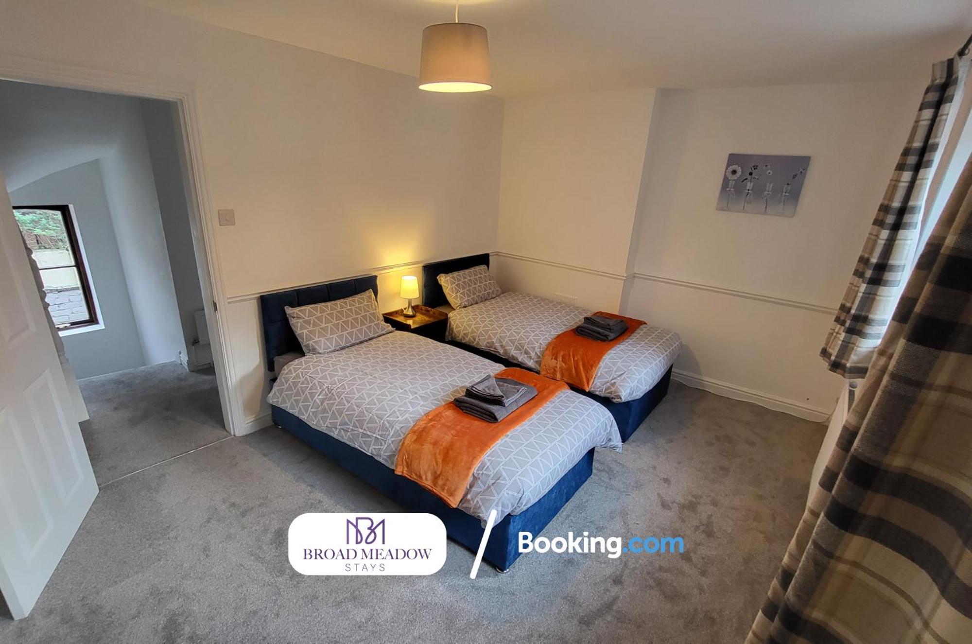 Last-Minute Offers L 3-Bed House By Broad Meadow Stays L Short Lets L Family, Business, Students L Lincoln L Parking Bagian luar foto